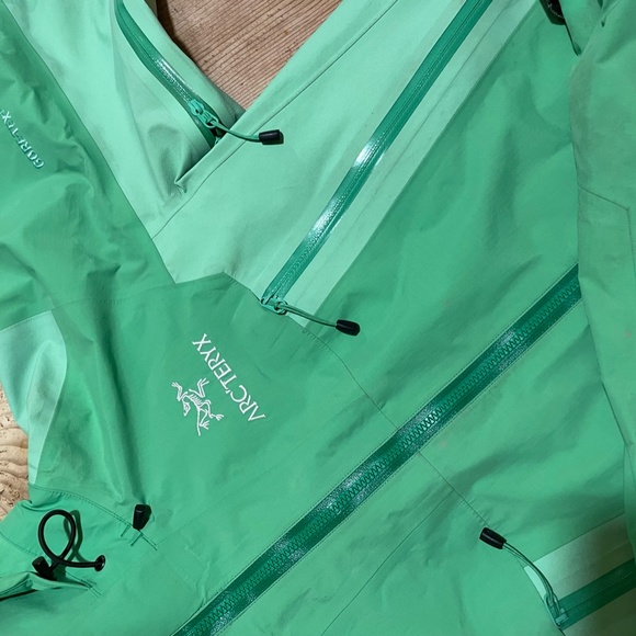 Arc'teryx Women's Rain Jacket - Picture 2 of 8